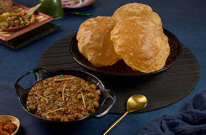Poori Chole [3 pcs]