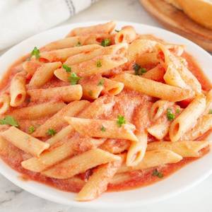Pink Sauce Pasta (Free 1Pc Garlic Bread)
