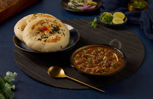 Butter Kulche Chole [2 pcs]