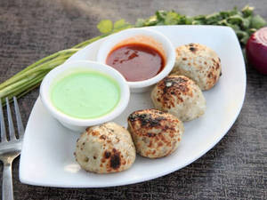 Mix Veg Afghani Momos