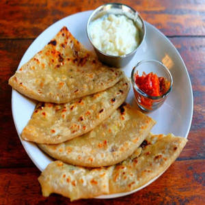 Alu Paratha With Dahi
