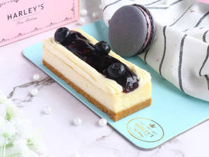 Chef's Favourite Blueberry Cheesecake With Macaron