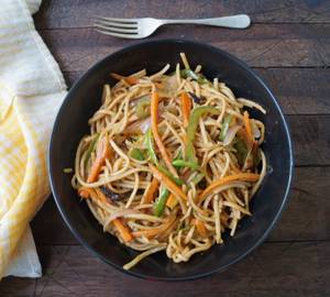 Veg Hakka Noodles