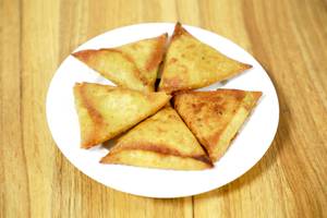 Veg Samoosa five pcs