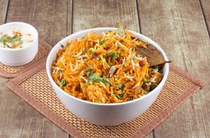 Veg Biryani With Raita