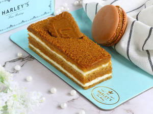 Lotus Biscoff Medovik With Macaron