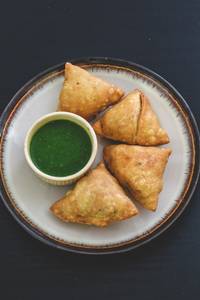 Chicken Samosa (1 Pc)