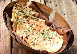 Paneer Stuffed Kulcha