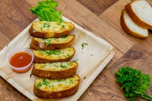 Paneer Stuffed Garlic Bread