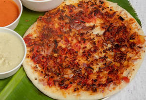 Podi Uttapam (served With Chutney &  Veg Gravy)