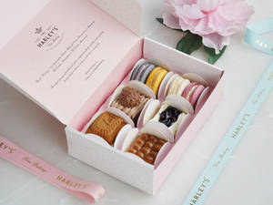 Pack Of 4 Cheesecakes And 4 Macarons
