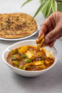 Lachha Paneer