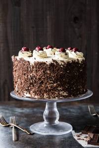 Eggless Black Forest Cake [500 grams]