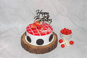 Banana Strawberry Cake (500gm)