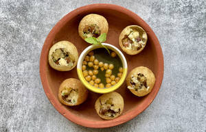 Pani Puri (10 Pieces)