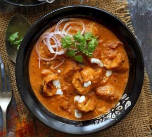 Chaap Butter Masala + 2 Naan + Salad