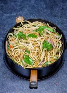 Burnt Garlic Noodles Veg