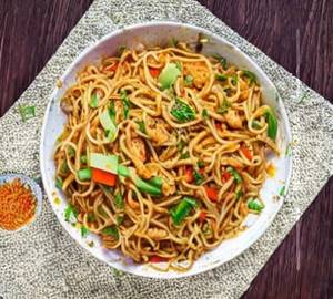 Schezwan Chicken Noodles (Spicy)