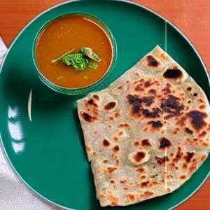 Lahsooni Lacha Paratha