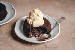 Choco Lava With Vanila Icecream [OO]
