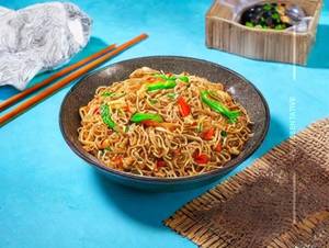 Wok Tossed Noodles Chicken
