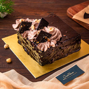 Eggless Chocolate Hazelnut Cake
