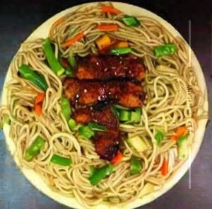 Chicken Singapuri Noodles (Per Plate)