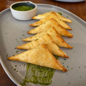 Chilli & Cheese Samosa