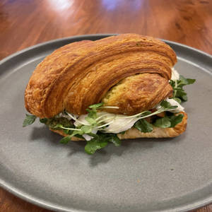 Caprese Crossiant