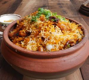Chicken matka dum biryani  (750ml)
