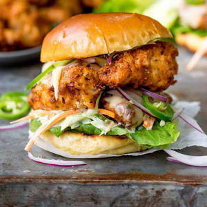 Spicy Chicken With Garlic Mayo Burger