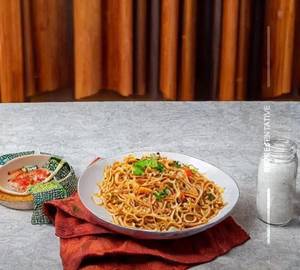 Chicken schezwan noodles                             