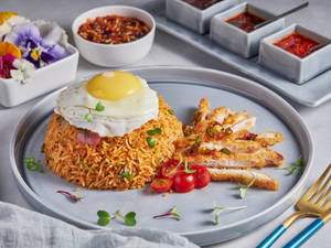 Spicy Bangkok Fried Rice Non-Veg (Serves 1-2)