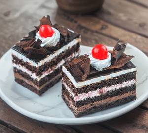 Black Forest pastry 