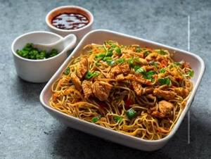 Schezwan Chicken Noodles