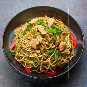 Egg Chicken Hakka Noodles