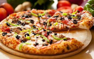 Schezwan Chicken Pizza