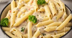 White sauce pasta