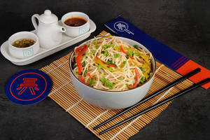 Wok Tossed Hakka Noodles Veg