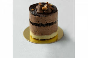 Crunchy Almond Chocolate Cheesecake Mini Cake