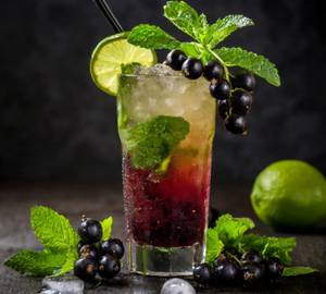 Blackcurrant mojito