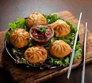 Veg fried momos [8 pieces]