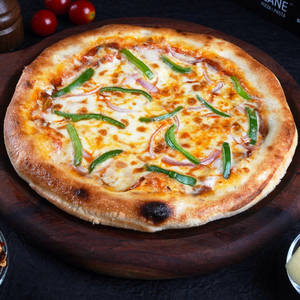 Daily Delight Onion & Green Bell Pepper Pizza