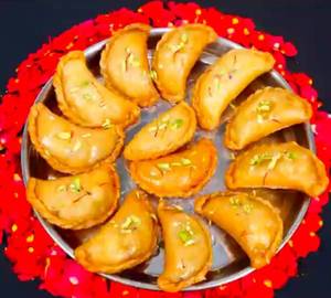 Holi Special:- With Dry Fruit's Khoya Ghujiya