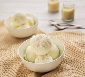 Vanila Ice Cream With Gulab Jamun