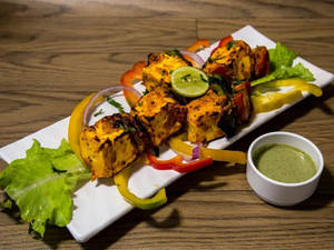 Bharwan Saunfia Paneer Tikka