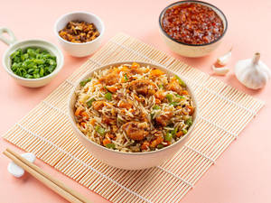 Burnt Garlic Chicken Fried Rice