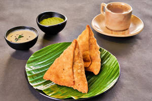 Veg Samosa ( 2 Pcs )