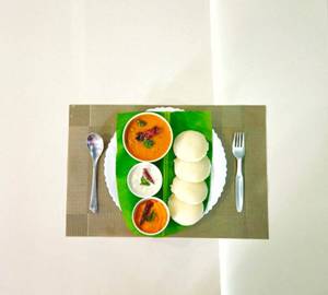 Idli sambhar [4 pieces]