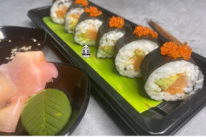 Spicy Salmon Avocado Sushi Roll